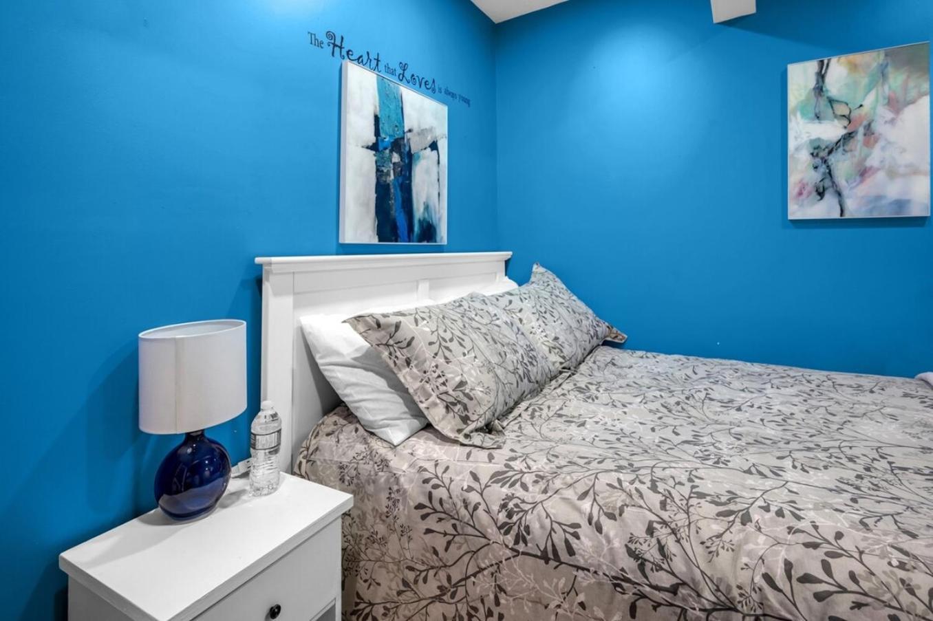 52-3 Bed Suite On Lake Central Ac By Airport YYC Buitenkant foto