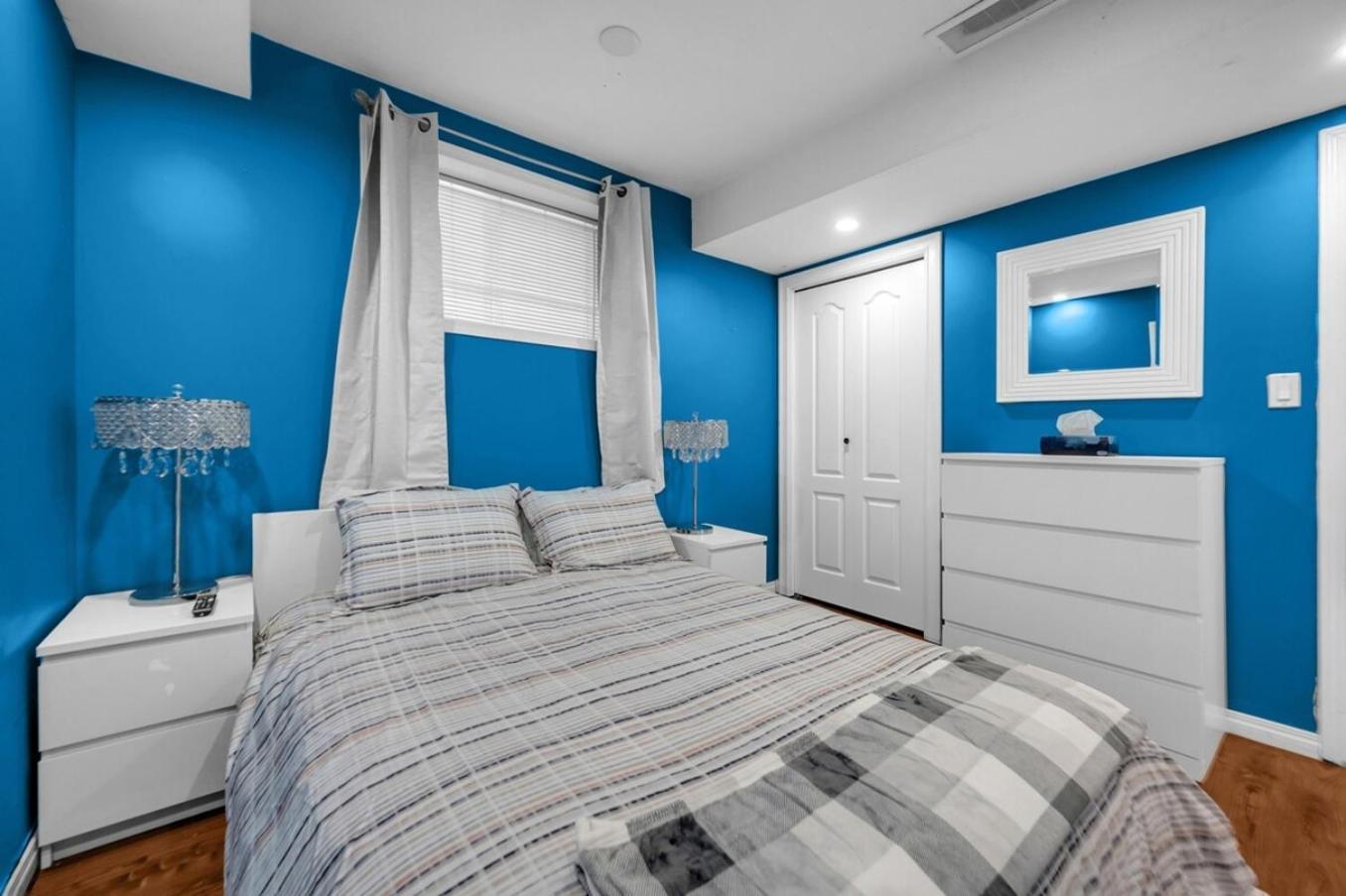 52-3 Bed Suite On Lake Central Ac By Airport YYC Buitenkant foto