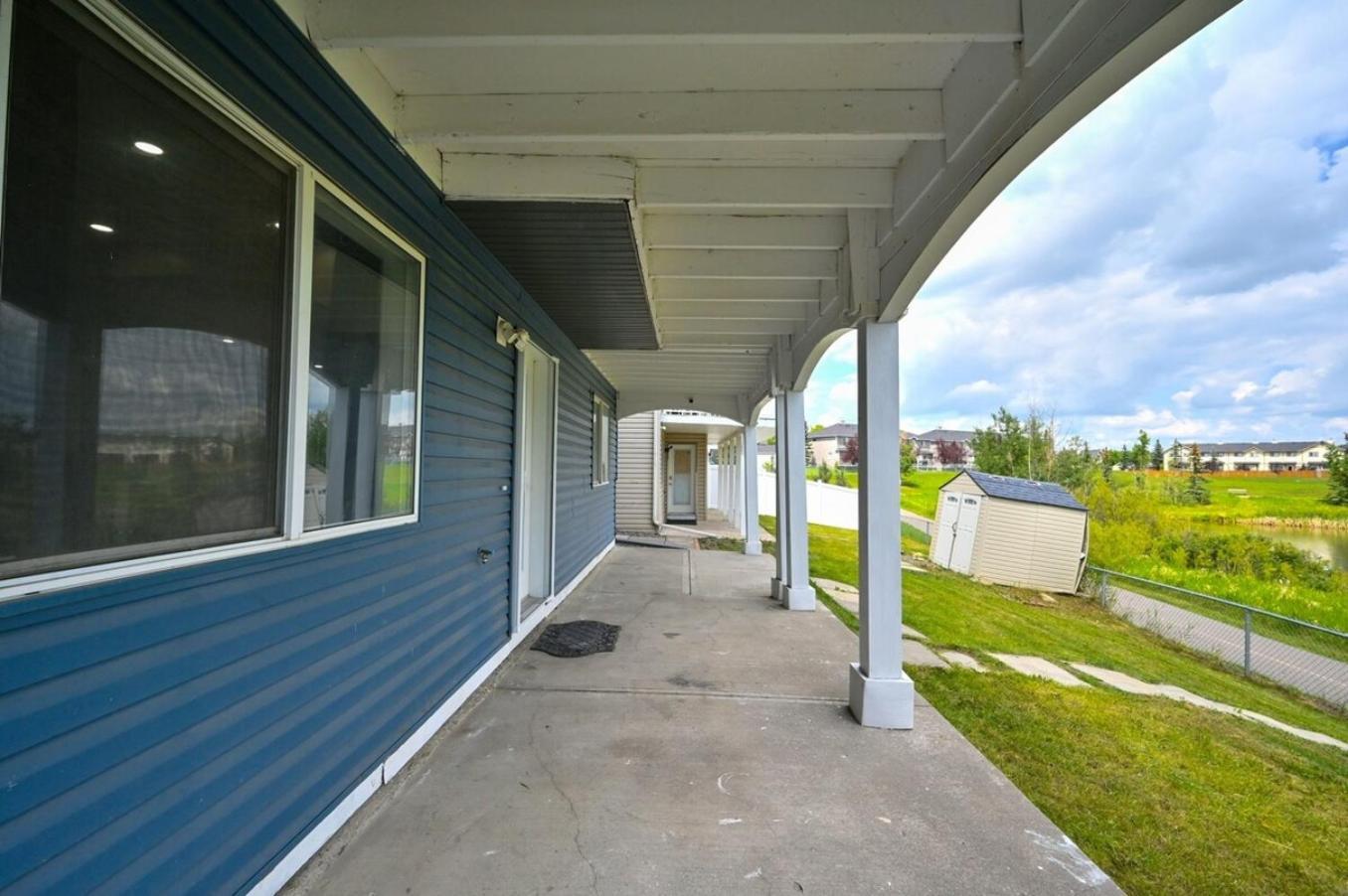 52-3 Bed Suite On Lake Central Ac By Airport YYC Buitenkant foto